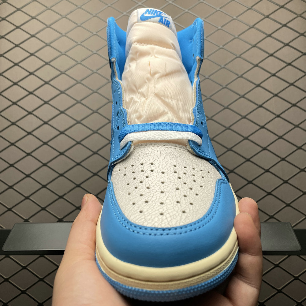 Scarpe Sneakers Jordan 1 Retro High OG UNC